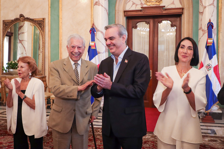 Mario Vargas Llosa Tendrá La Nacionalidad Dominicana